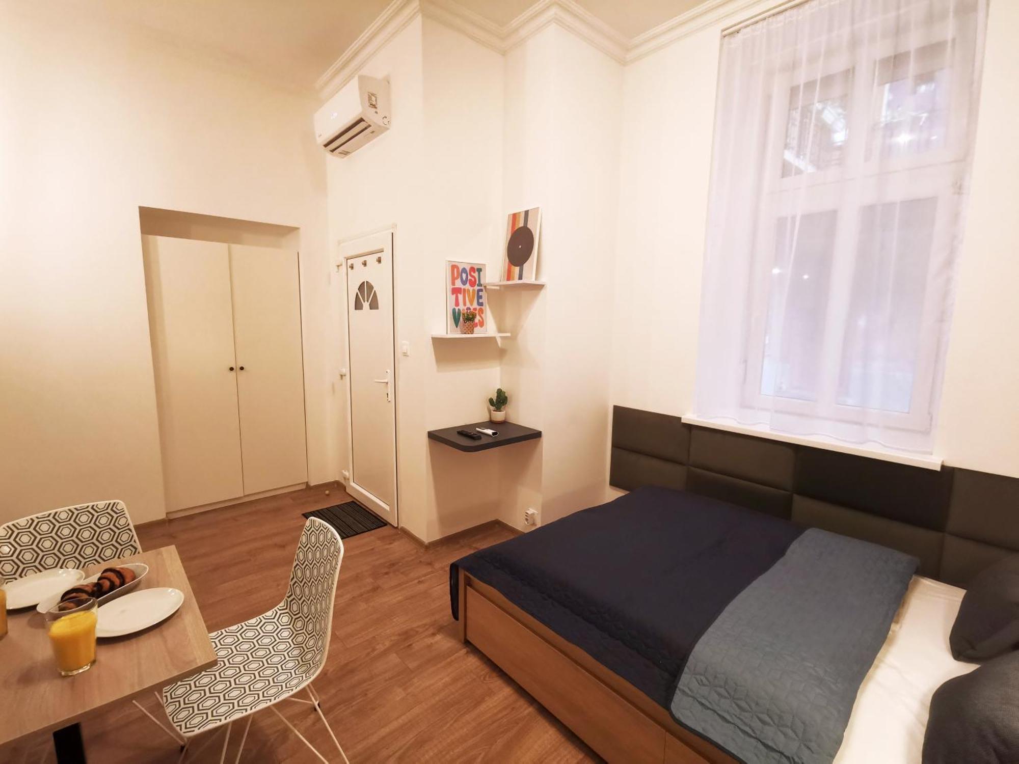 Retro Designstudio In Downtown * Budapest